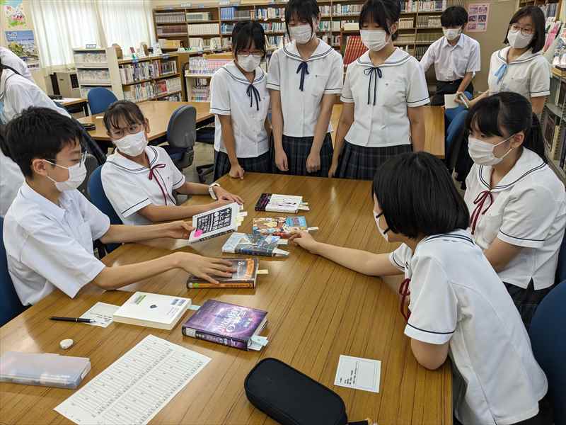 図書・学習委員の選書体験